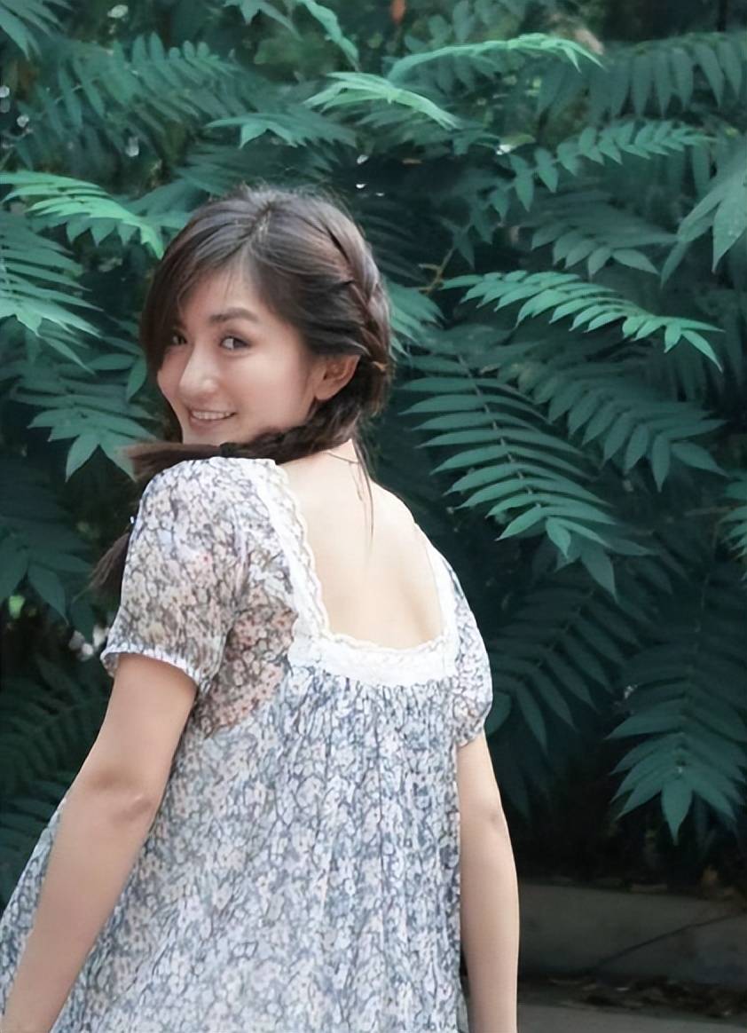 谢娜官宣明年开个人演唱会，张杰此前力挺竟早有铺垫？