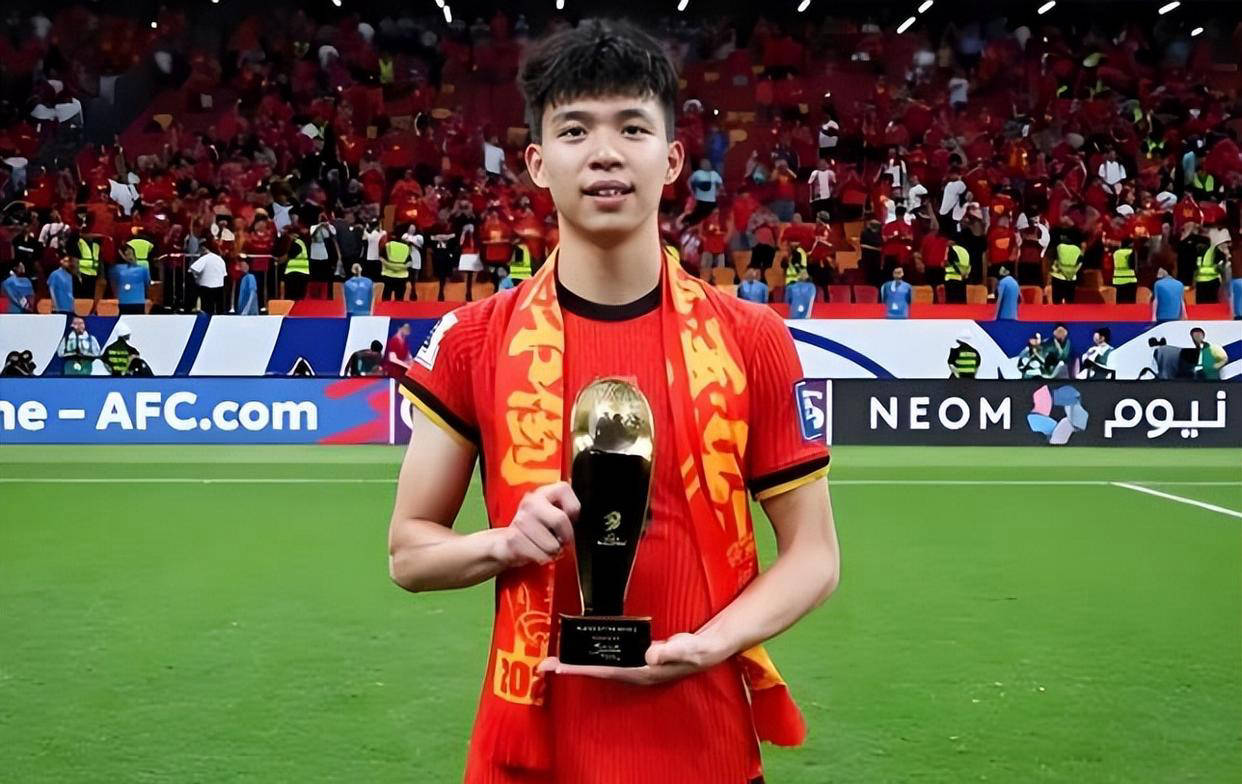 王钰栋父亲官宣执教新球队，否认招募韦世豪与王大雷助阵传闻