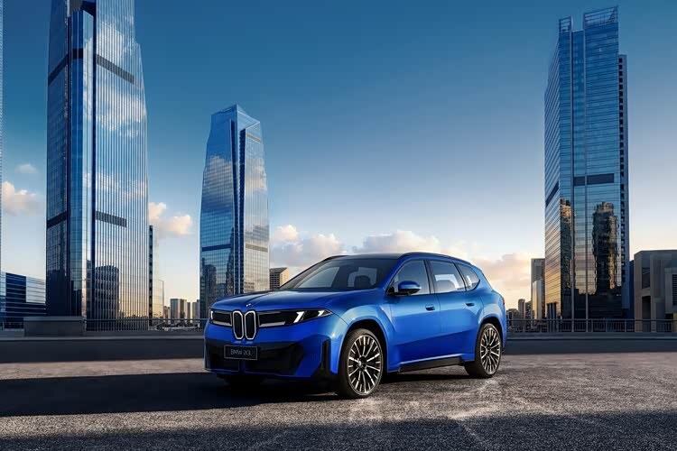 新世代BMW iX3长轴版焕新 中国专属设计拉满豪华感