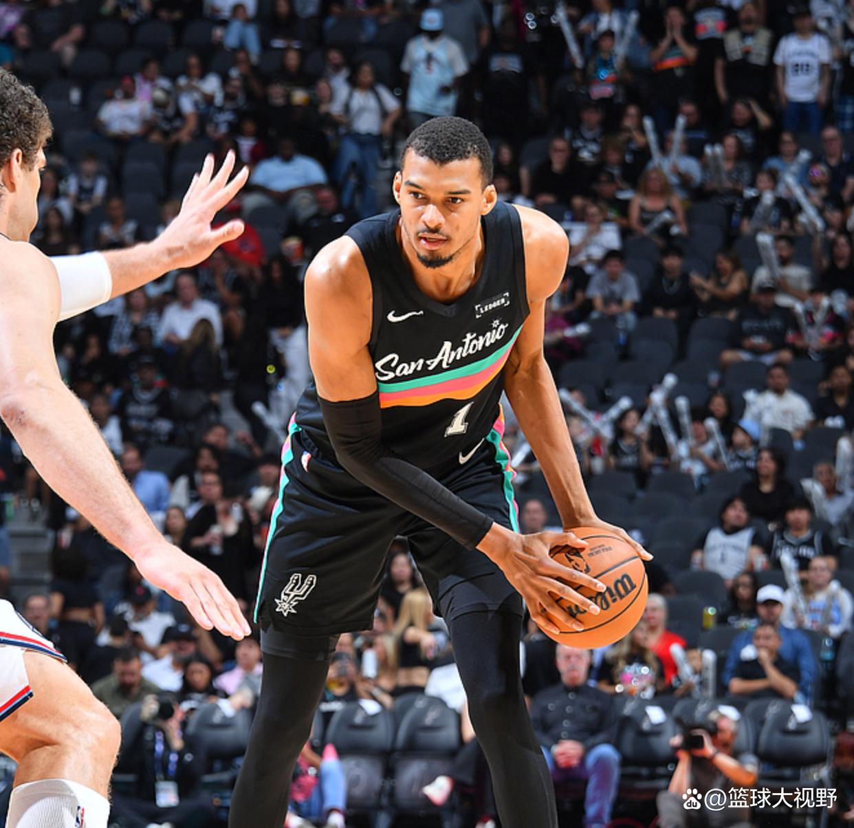 大逆转!马刺116-112击败快船!伦纳德空砍51年队史纪录,此战诞生5个事实