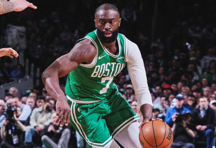 布朗29+10+9绿军负老鹰结束3连胜 塔图姆缺席杰伦20+12+5