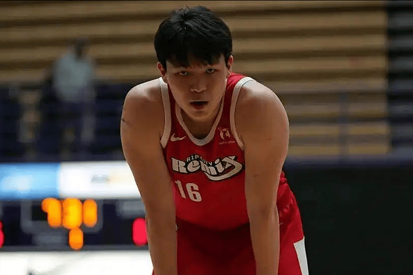 杨瀚森受伤了！赛前决定退赛，NBA生涯第二次退赛，具体原因出炉