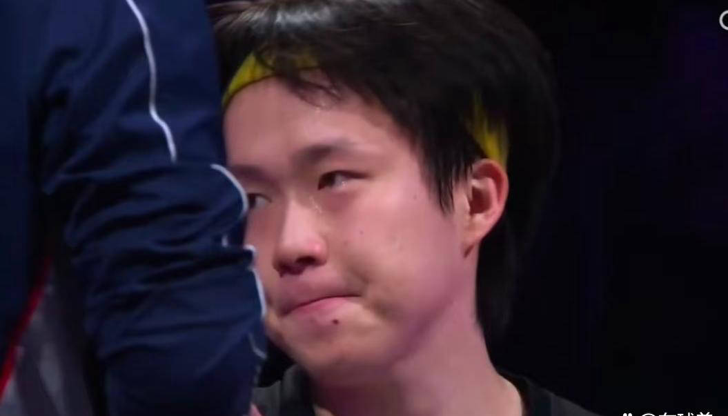赛前出现干呕脸色苍白，王楚钦身体异常原因终曝光