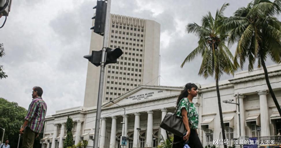 300亿美元资金即将撤出，印度央行一纸公文让银行巨头炸锅