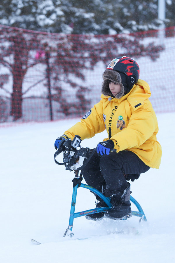 《高能少年团》王俊凯亮嗓清唱甜蜜登场