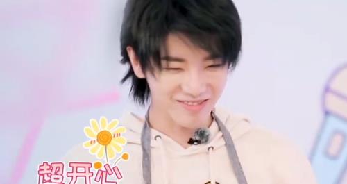 甜蜜的任务:华晨宇再次秀厨艺,完成后的表情成亮点,傲娇花上线