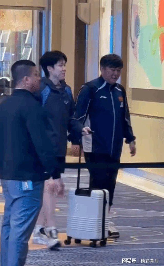 澳门世界杯！3月31日王楚钦下训，今天很开心，笑着下训的！