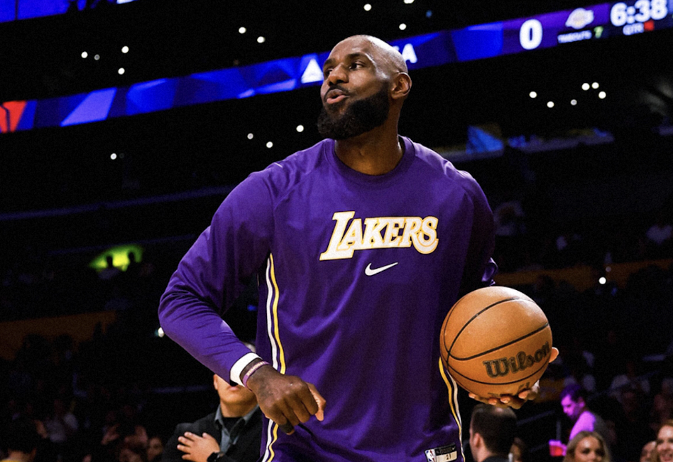 湖人首发：里夫斯、拉拉维亚、詹姆斯、八村垒、艾顿