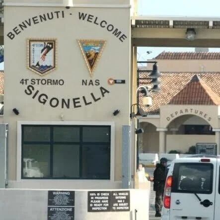 消息人士：意大利国防部拒绝美军机使用其空军基地