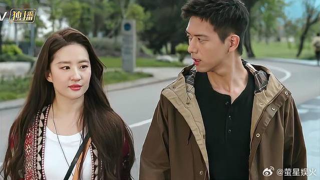 谢之遥给红豆带路，自带笑点聊天，一路太有趣