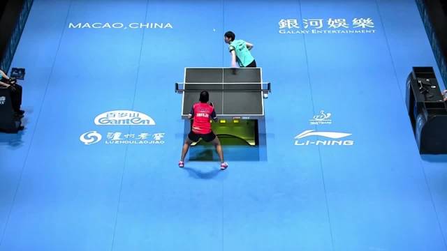 王曼昱3比0横扫阿库拉，小组头名晋级澳门世界杯16强