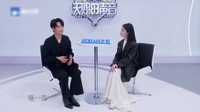 张信哲不愧情歌王子，现场清唱《用情》，陈楚生听醉