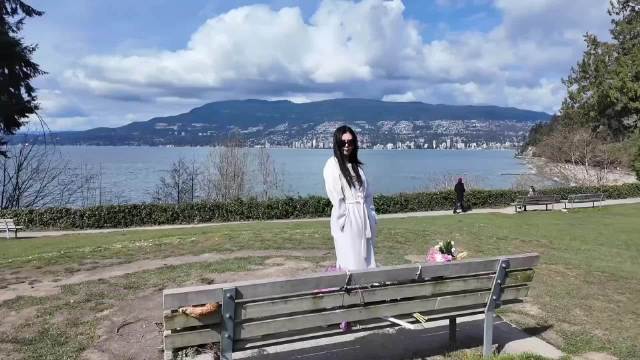 王祖贤发视频祭奠张国荣，称记忆永存心中