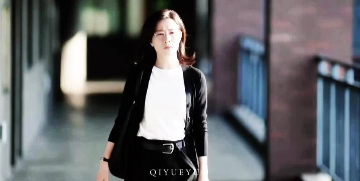 佘诗曼新剧演法官为女辞职辩护