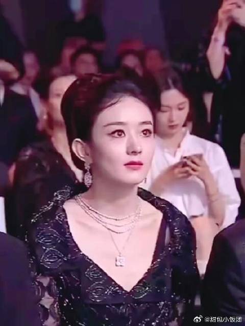 赵丽颖、迪丽热巴、龚俊、李现、雷佳音、宋茜，出席活动
