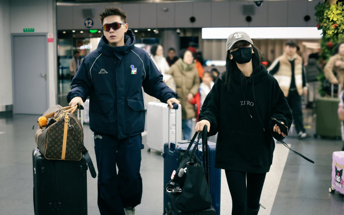 吴谨言站姐愚人节团建发夫妻合照，大方甜蜜终结婚变传闻