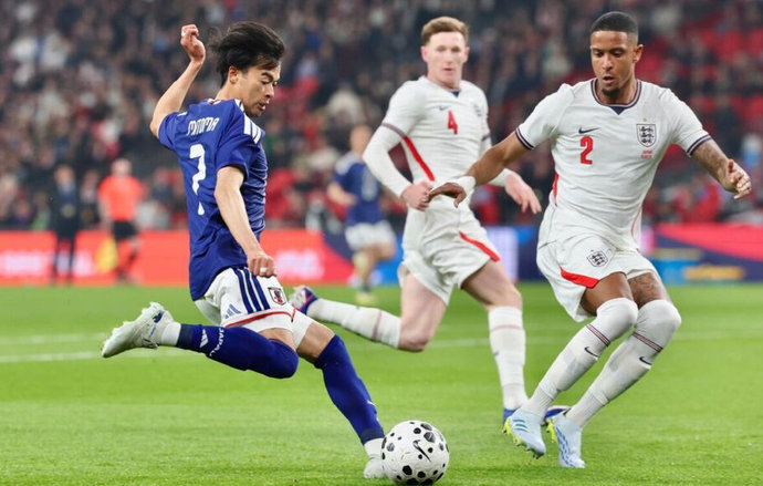 历史性突破！日本队客场1-0力克英格兰，热身赛豪取五连胜