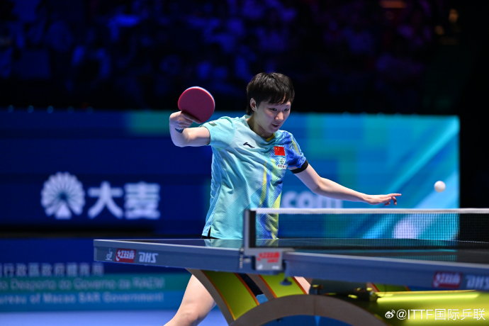 王曼昱19分钟横扫阿库拉锁定头名，直通世界杯16强