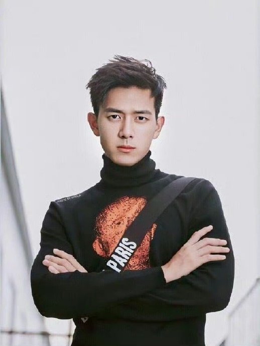 李现如何平衡作为演员的专业要求与个人生活？