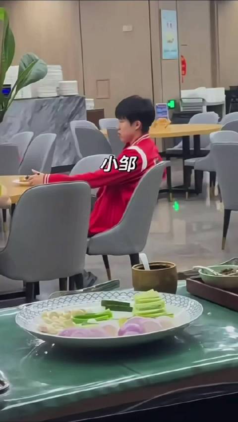 一起吃饭 cr见水印