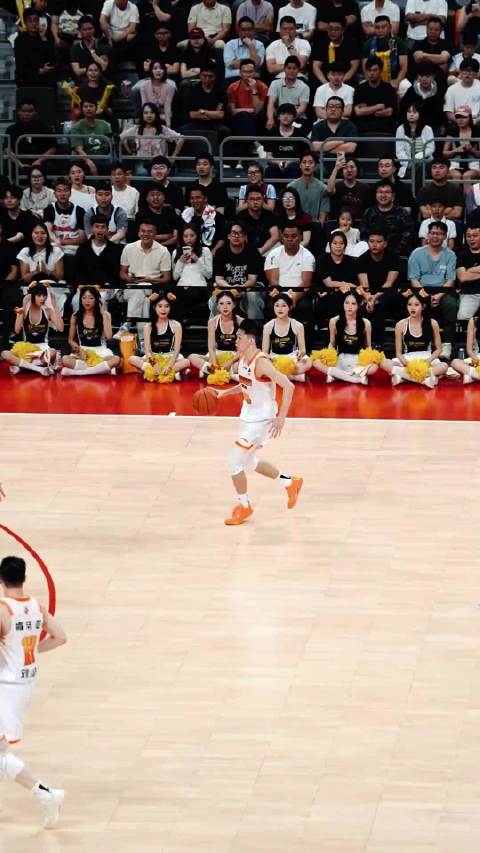 篮网名宿崔永熙来打CBA 真是降维打击