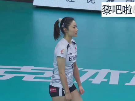 王梦洁与王文涵双剑合璧火力全开，梅笑寒携手蔡雅倩稳守四二阵型！