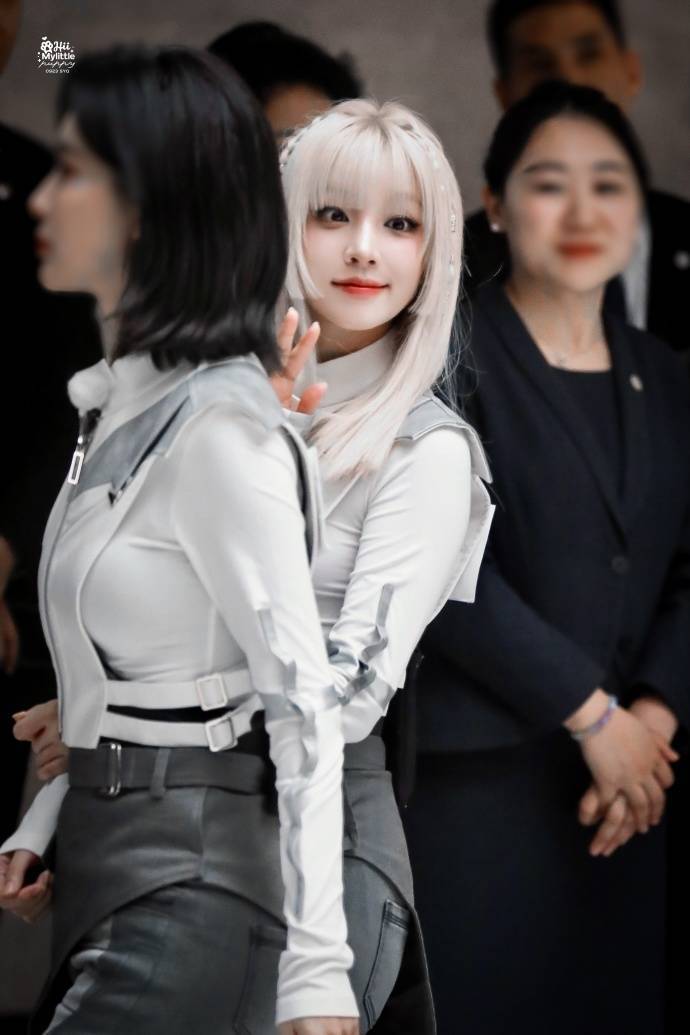 宋雨琦银发机械姬造型惊艳，宛如未来战士来袭 - 360娱乐