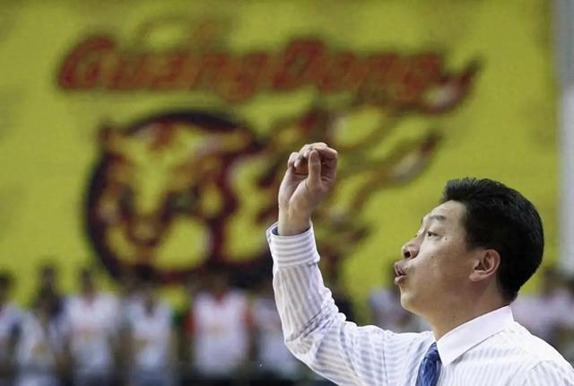 京粤大战:杜峰比李春江更狠，却为什么难以复刻当年的铁血广东?_曹圆元