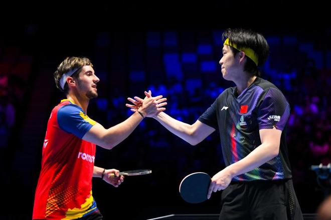 澳门世界杯｜王楚钦领衔的国乒男队开局表现正常，只有带伤出战的梁靖崑被爆冷