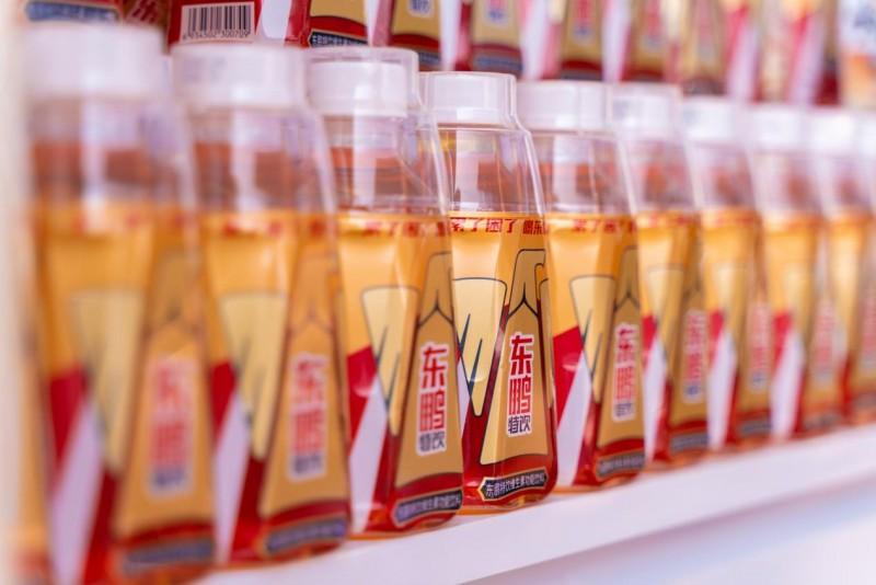 “东方大鹏”港股启航飞跃全球——解码东鹏饮料的硬核增长密码--产经动态--中国经济新闻网