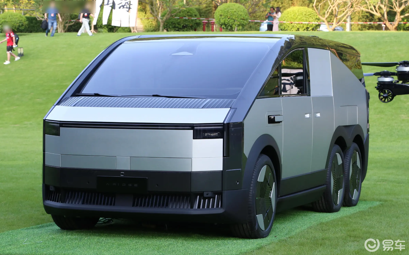 200万的大玩具，小鹏汇天陆地航母首飞完成