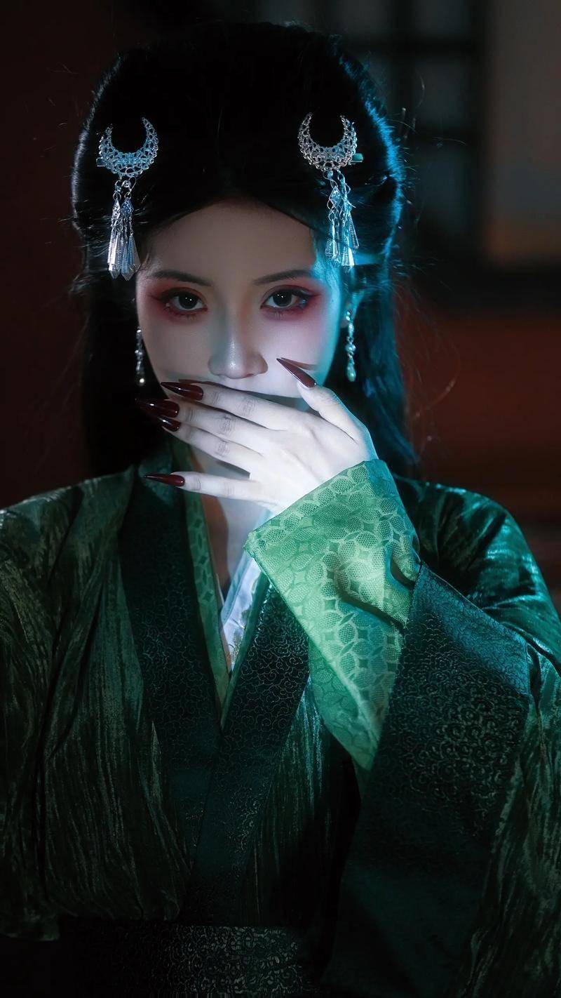 鞠婧祎露芜衣古风造型解析：仙气与侠气的完美融合