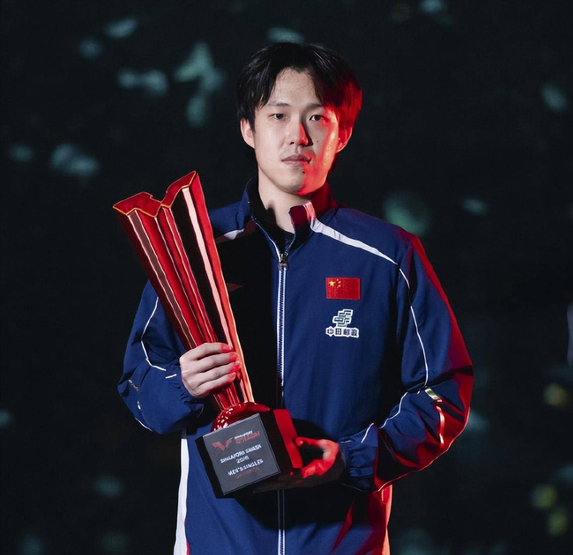 王皓喜悦之情难掩！与王楚钦复盘时嘴角频频上扬，亚洲杯变脸一幕再现