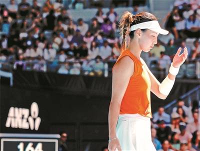 不敌阿尼西莫娃无缘女单八强王欣瑜：我对自己的表现很满意