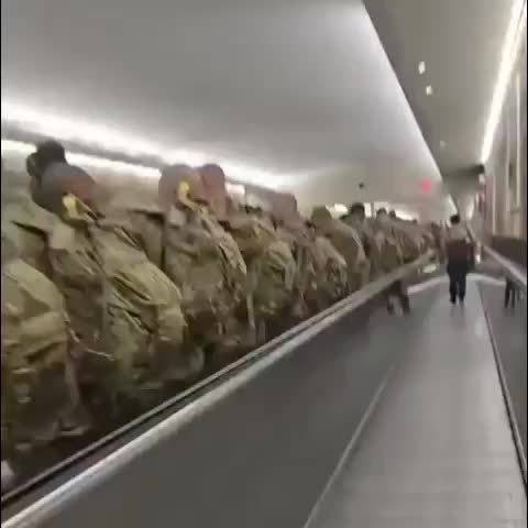 美军增兵阿联酋空军基地应对中东紧张局势