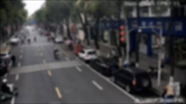 八类车辆：电动车逆行并道 小车观察不周 引发交通事故