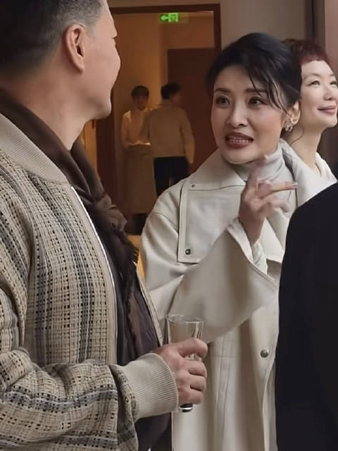 妈咪真的太贵气了