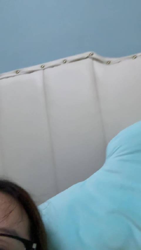 在合肥咋真美啊啊啊啊啊 准备蒙被子里吓小雨一跳 结果摄像头打反了