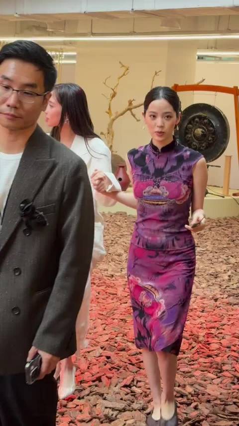 何超欣欧阳娜娜宋威龙同场看秀