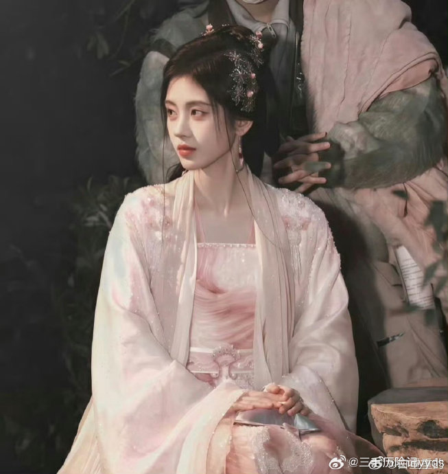 律师详解鞠婧祎偷税举报风波：税务局为何查无问题？