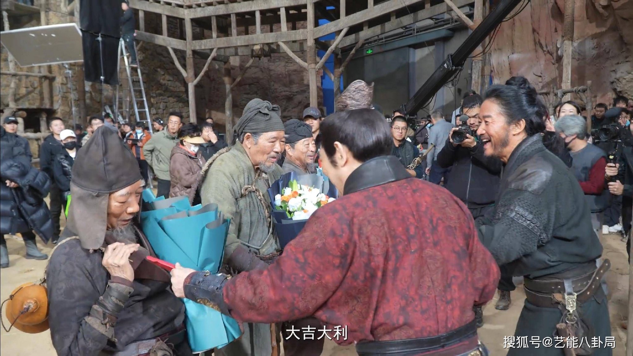 人类最后的纯手工武侠：《镖人》片尾三个老头一出场，暴露了吴京李连杰的“私心”