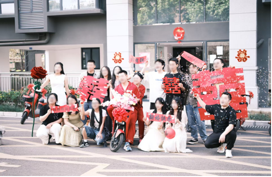 原来婚车还能这样?广元新人骑人民出行电动车,创意拉满