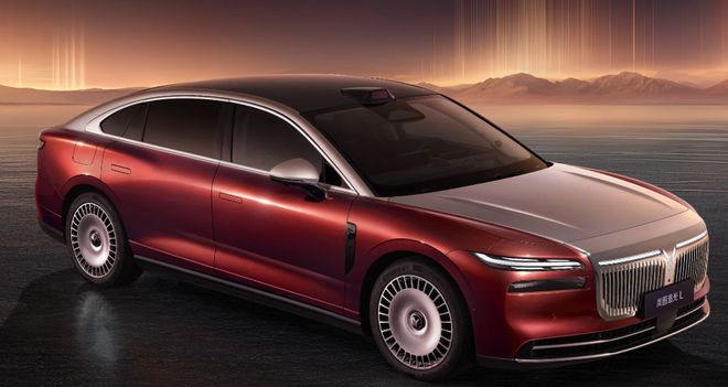 岚图追光L：华为双智+百万底盘，这旗舰卷疯了