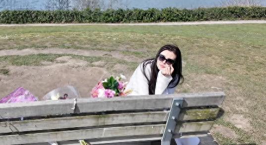 王祖贤发视频怀念张国荣,网友:他还在的话,今年都70了