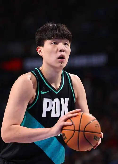 杨瀚森掉出轮换，亲自发声宣布决定，未来去向逐渐明朗，郭士强全力支持
