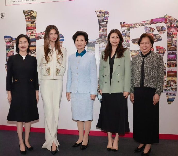 谷爱凌、郭晶晶、何超琼罕见同框!这才是“华人女性精神”的具象化