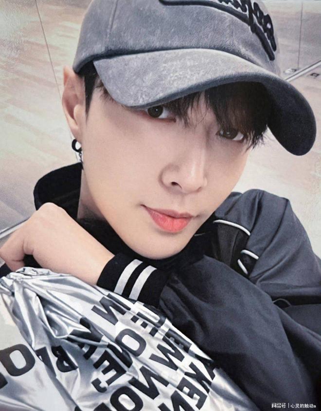 缺席EXO粉丝见面会，张艺兴道歉