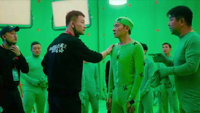 刘德华去流浪地球当群演 哪料被导演夸奖，看完笑喷了