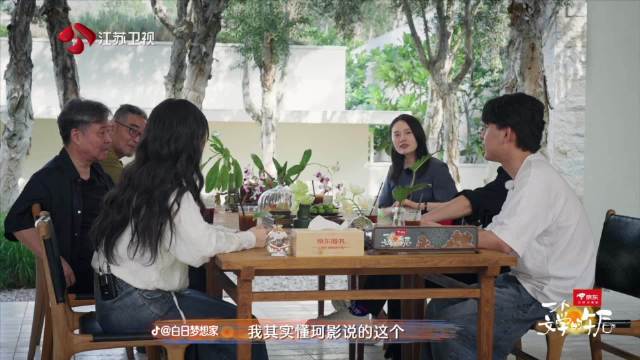 余华《活着》直击心灵，简洁文字展现文学力量