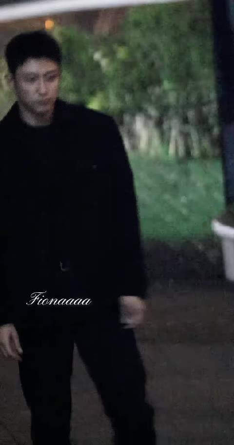 追上我，我们就结芬 @Johnny黄景瑜 是我们小屹吧？ cr见水印